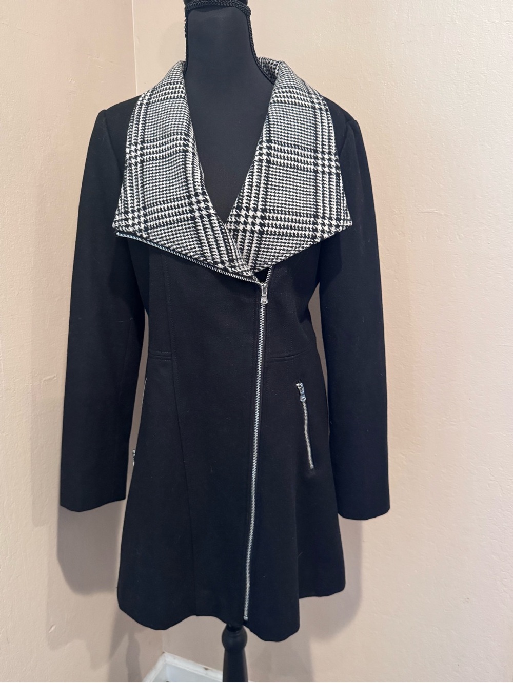 Moto Black Women's Wool-Blend Coat with Houndstooth Collar & Zipper Pockets